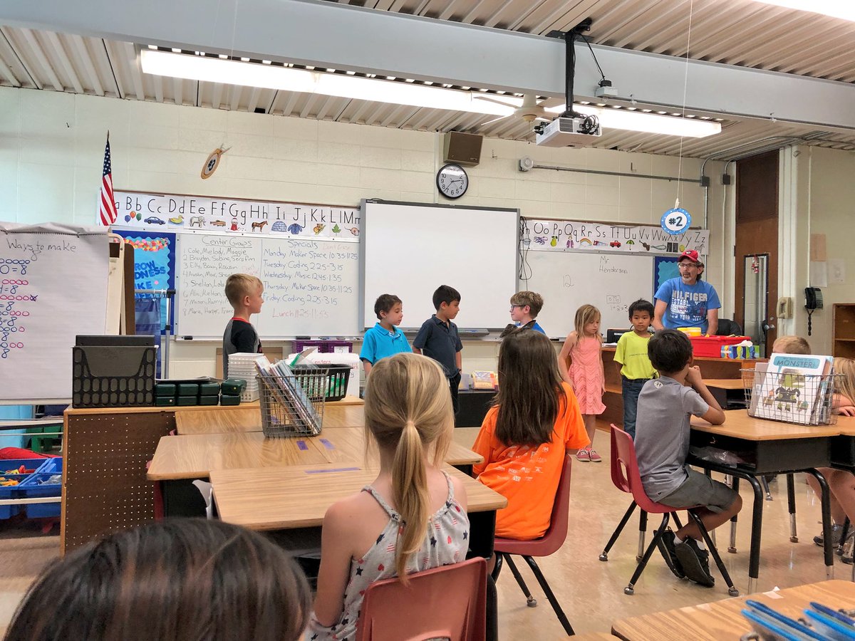 lesley417's tweet photo. #StoriesOnStage presented the three little pigs to family and friends #WilderRocks #exploreSPS @WilderSPS @officialSPS https://t.co/BbkAyDeyqU
