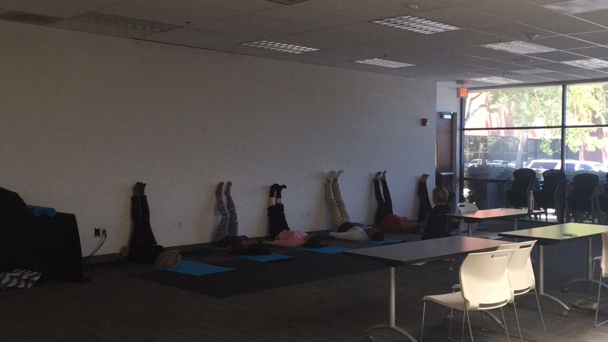 Proofpoint_UR's tweet photo. What better way to spend #InternationalYogaDay2018 than with a @Proofpoint Wellness Day! Our Sunnyvale employees enjoyed a morning walk, on-site massages and 30 min yoga sessions! #MindBodySoul #Wellness 🧘‍♂️🧘‍♀️ https://t.co/spvUHtyQDH