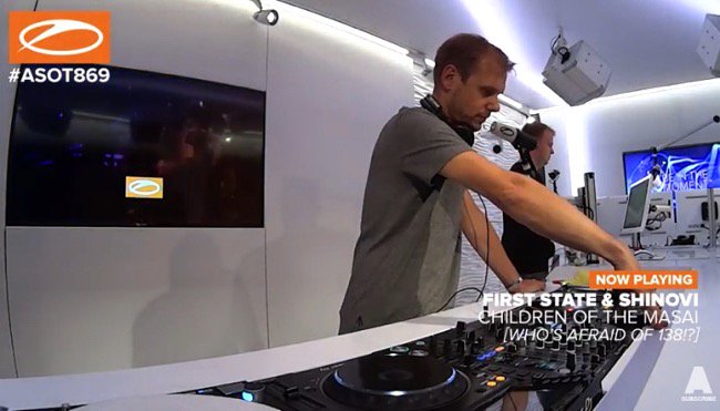 LvAVB_ASOT1PNW's tweet image. @asot #ASOT869 @FirstStateMusic &amp;amp; @ShinoviMusic - Children Of The Masai
👌🏽🔥💥🎶👏🏽Hands up!!!🙌🏽Kool track title🙌🏽LOVE track!💃🏽🎶💥🙌🏽🕺🏽😁
(Margaret S.-Seattle🇺🇸)