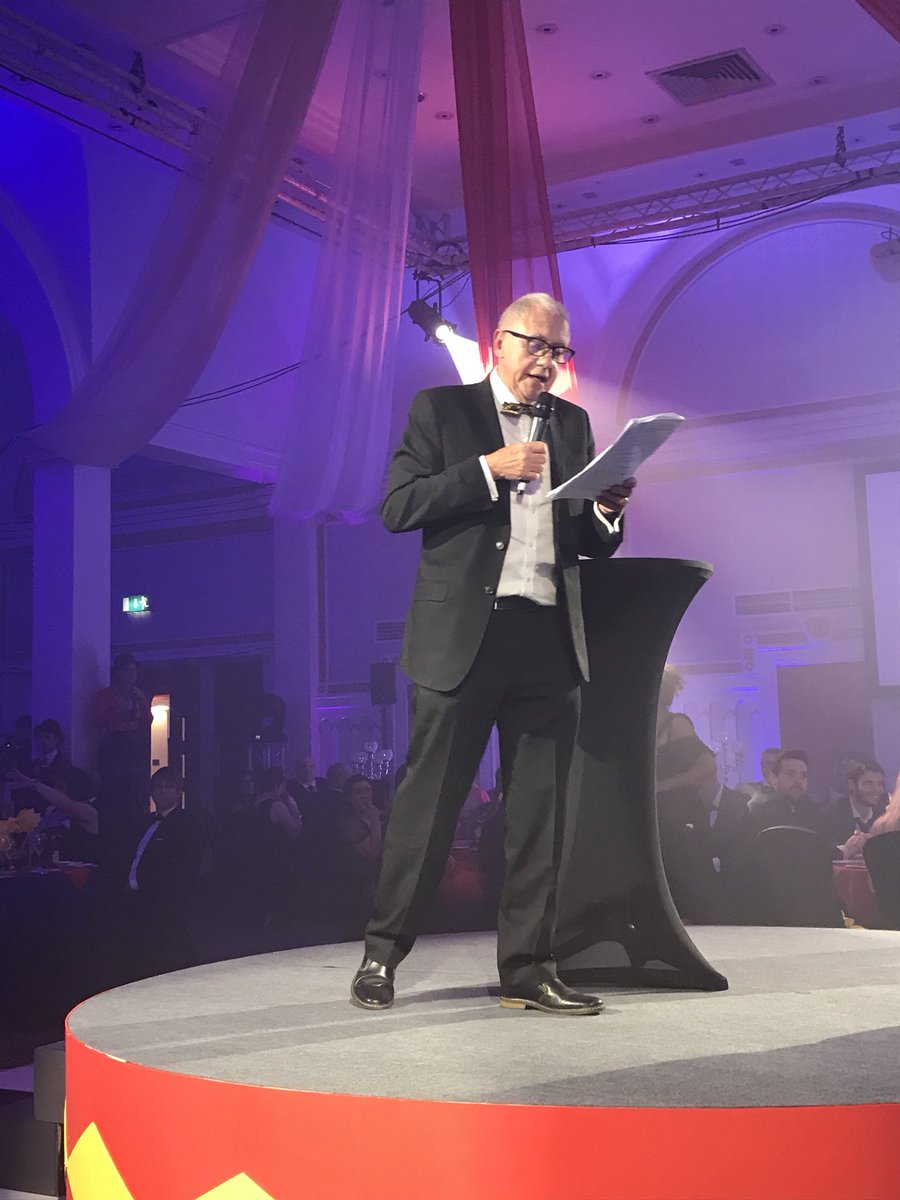 Flissmarsden's tweet photo. Harry’s on form @lhvaleeds tonight https://t.co/DmjuqizCqt