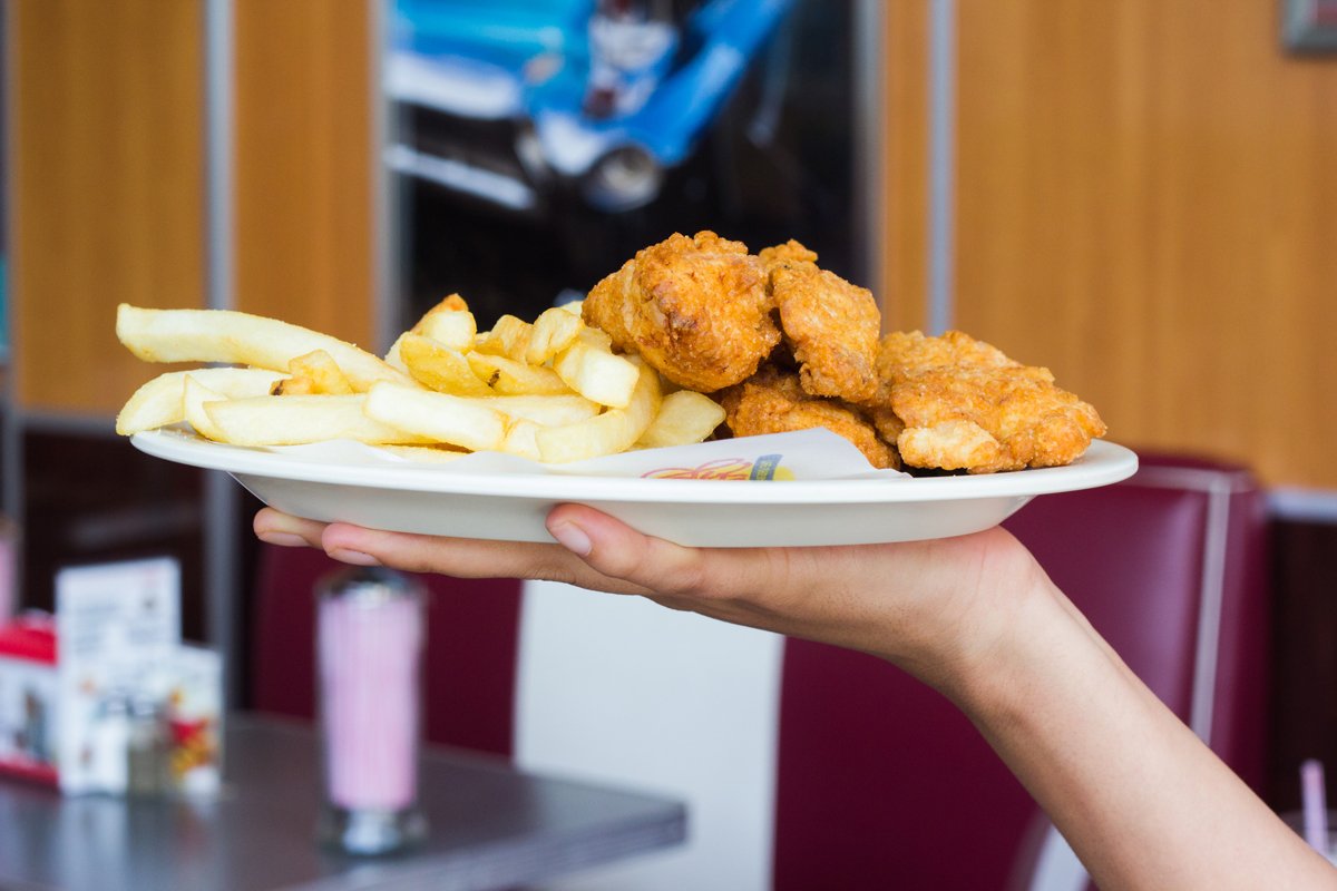 JohnnyRockets's tweet image. Chicken tenders are also boneless. 😉😋 #justsaying #bombeats