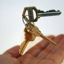 MidLocksmith's tweet photo. Unlocking locks with pins is an old trick we have been pulling off since childhood. But with new security systems and advancement in technology, you can’t rely on pins for unlocking when you lose your key. https://t.co/bfTspY2nfC https://t.co/jAG0pEVeTr