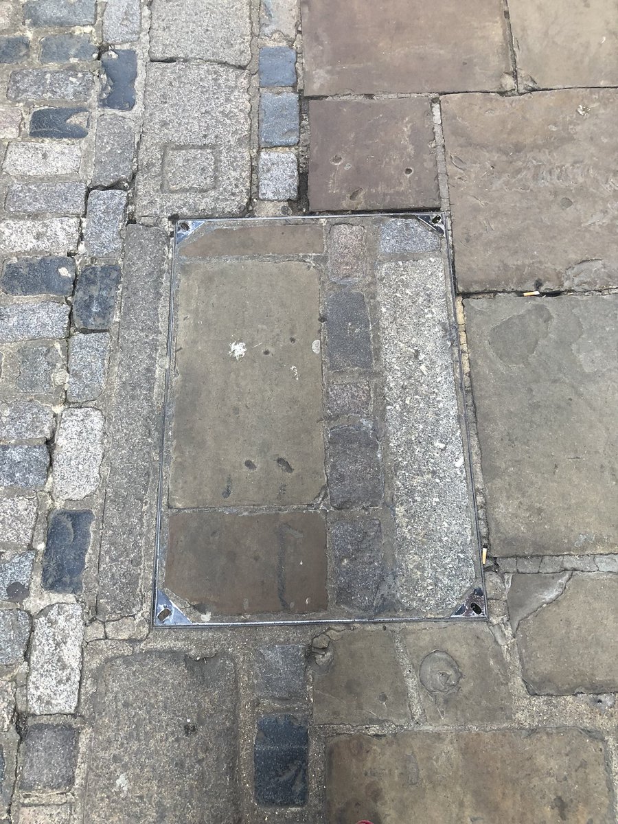 Back in Canterbury.   This draincover still annoys me. 2 years it’s been like that.  A craftsmen made it and a moron put it back the wrong way around.