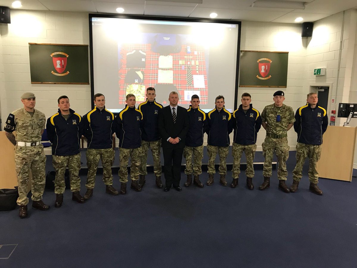 Great to see RSM @SCOTS_DG visit recruits at phase 2 training in Bovington and hand out new kit bags with ‘starter packs’ for them. #familyregiment #thisisbelonging #Britisharmy #scotscav