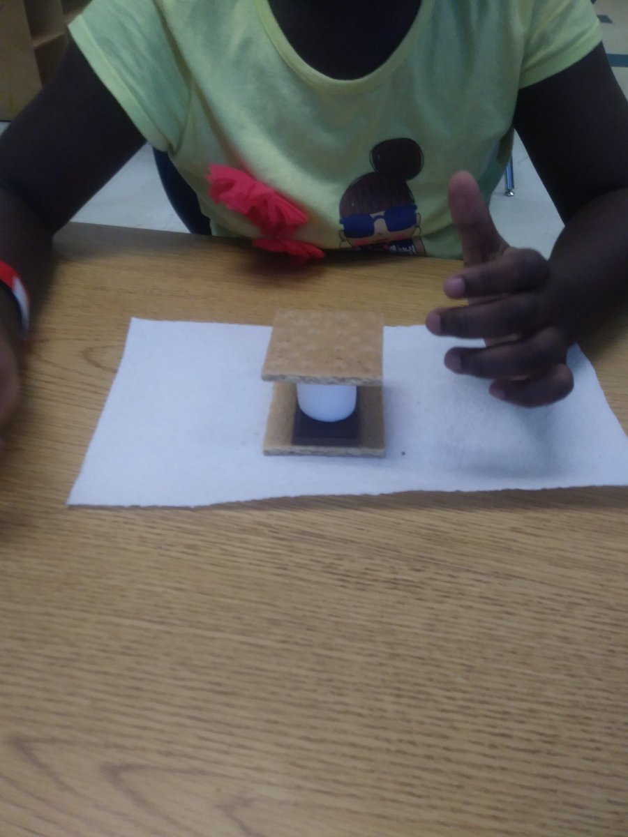 myexceptionalpk's tweet photo. #summerprek #foodiefunfriday s'mores! 😊 https://t.co/zb91vMGiUS