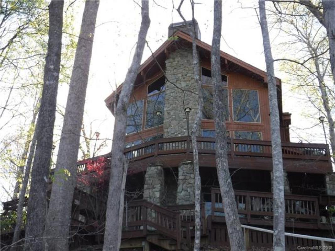 BHHS_LP's tweet photo. Check out our newest listing in #MillSpring! Tell us what you think! #realestate https://t.co/5ABSJGgkE1 https://t.co/eBagWhVqBd