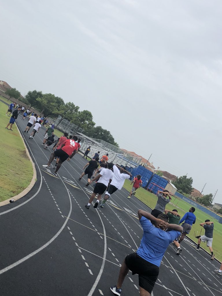 jomaul66's tweet image. Another Great Week to be a 🐺 #WestsidePride #WolvesAtWork 💪🏾🏈💪🏾