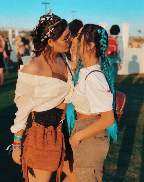 KCA_Oficial2018's tweet photo. ¿Quién de ellos debe quedar nominado en una de nuestras categorías de los #KCA2018?

RT: @calleypocheoffi 

MG: @dosogas 

(Seguinos para validar tu voto) https://t.co/7xPdQ11WPh