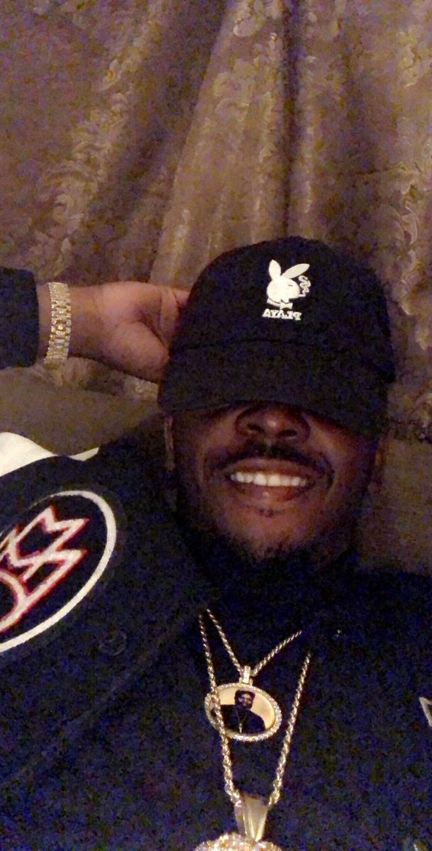 longliveblackbo's tweet photo. “Black with me everywhere I go he'll gun you down” keep pops on my chest I’ll never forget ! #LeavemSmoking #ForevaPlaya 🤙🏾 https://t.co/BysKrwgj3U