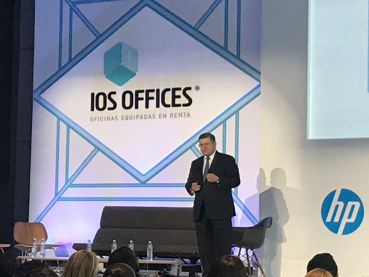 lorecaballero's tweet photo. José Manuel Arana en #iosnetworksummit hablando de cultura, talento y transformación d resultados @iosoffices https://t.co/nQqu3YNonl