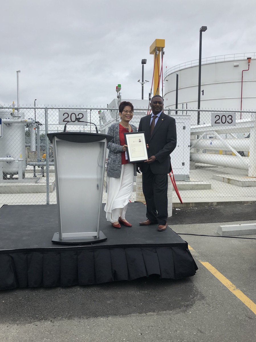 Bringing us closer to our 2018 goal to run over 50% of @UPS_Canada fleet on alt. fuels, we’re proud to announce deployment of compressed natural gas vehicles in #Richmond, BC. #UPSCaCNG. Thank you to the Honorable @Teresa_Wat, MLA of Richmond North Centre, for joining us today.