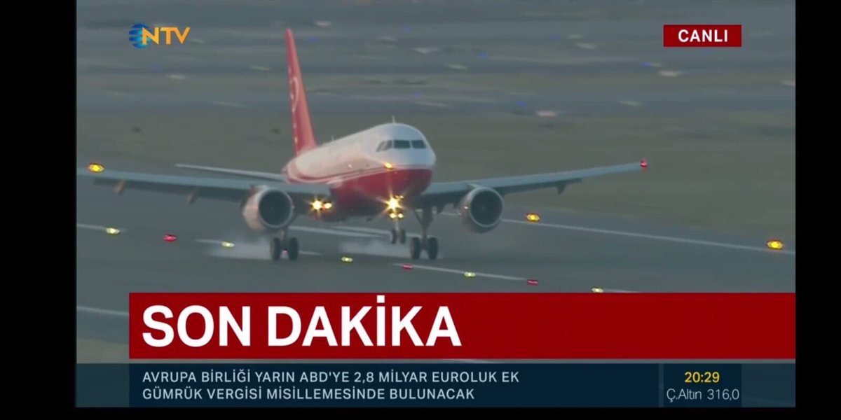 Yaziyor's tweet photo. “Tohum saç bitmezse toprak utansın
Hedefe varmayan mızrak utansın

Hey gidi küheylan koşmana bak sen
Çatlarsan doğuran kısrak utansın” https://t.co/8Cdk9oAMIC