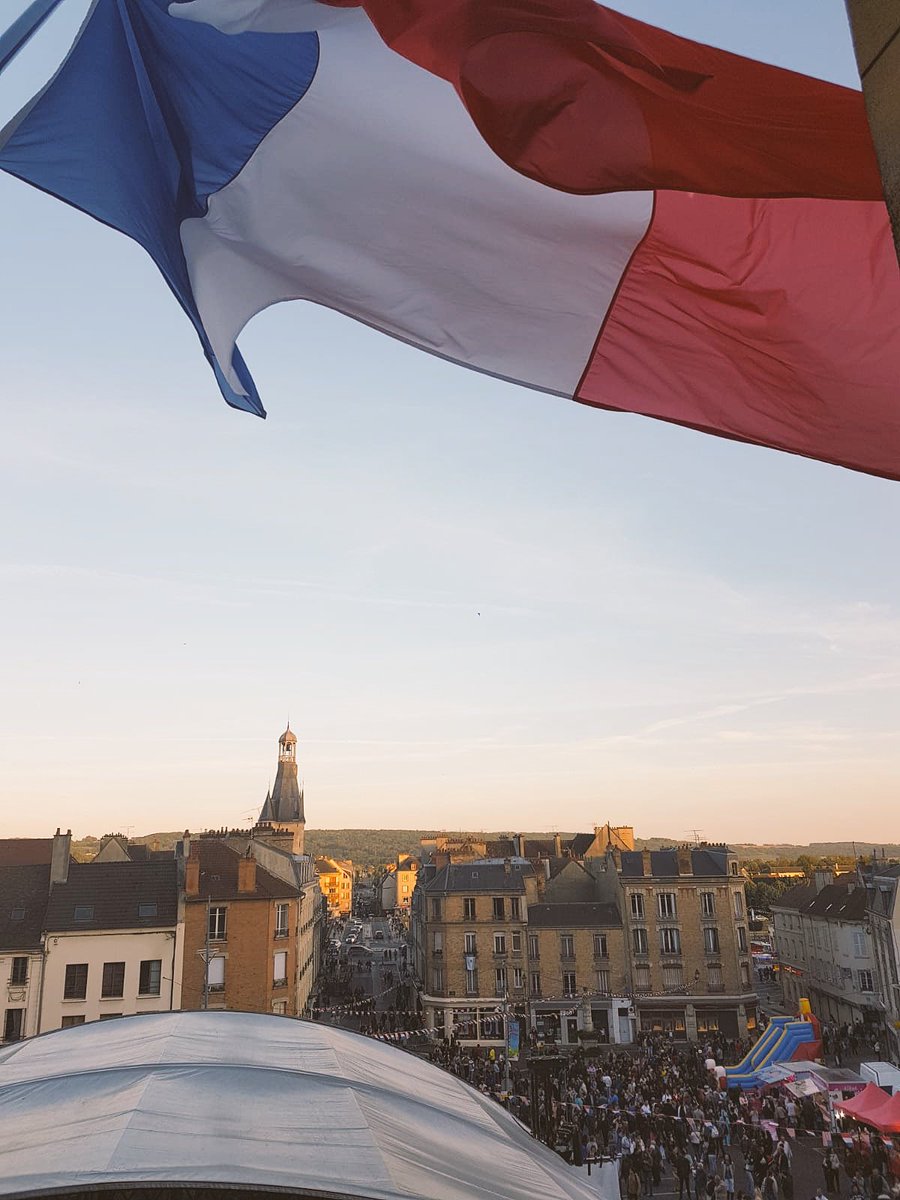 Ce soir, je suis à @chateau_thierry pour la #FêteDeLaMusique ! Bravo à tous les acteurs culturels, les élus, les artistes mobilisés pour cette formidable soirée !