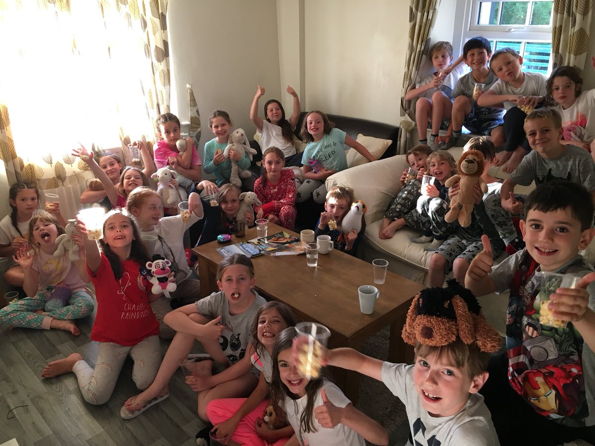 FrodshamCE's tweet photo. We’ve had our cookies, hot chocolate, movie &amp; popcorn &amp; we’re off to sleep! #hopefully 😴🤞🏻 #Y4 #FCEIngleton https://t.co/ycawk8gI85