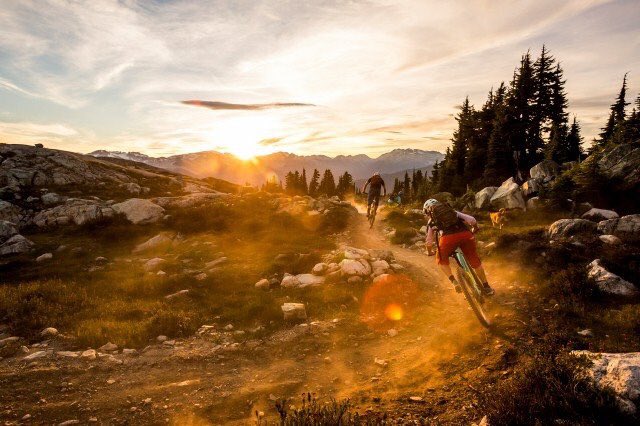 ullrmaps's tweet image. Happy Summer Solstice! How are you spending the longest day of the year?

📷 Justa Jeskova

#ullrarmy #Whistler #onlyinwhistler #mtb #bikepark #bikelife #maplove #ullrmaps #summersolstice #getoutside #playoutside
