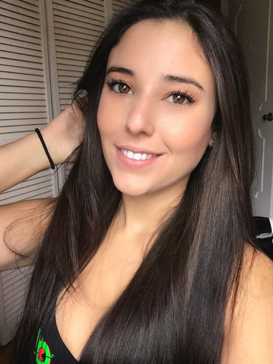 Angie Varona.