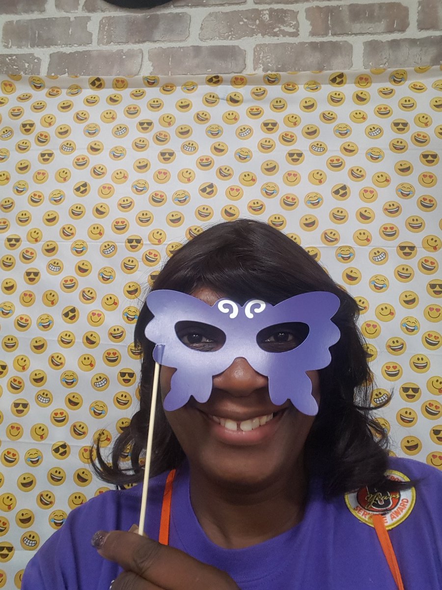 1SheilaSmith's tweet photo. #weSHOREselfie @HD_TheShore4912 https://t.co/BItmogkHOR