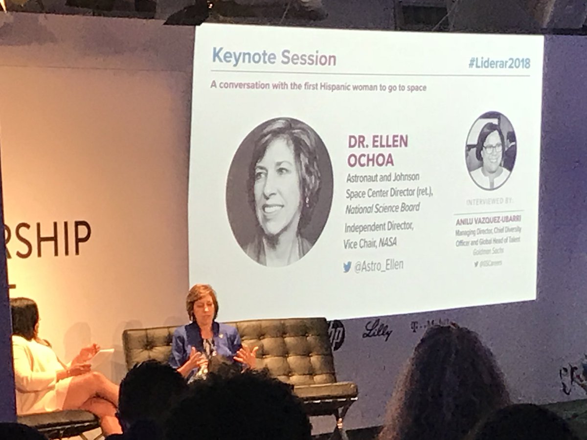 missmits's tweet photo. So inspired right now #liderar2018 thanks for being a pioneer @Astro_Ellen https://t.co/pa8LuUjH9z