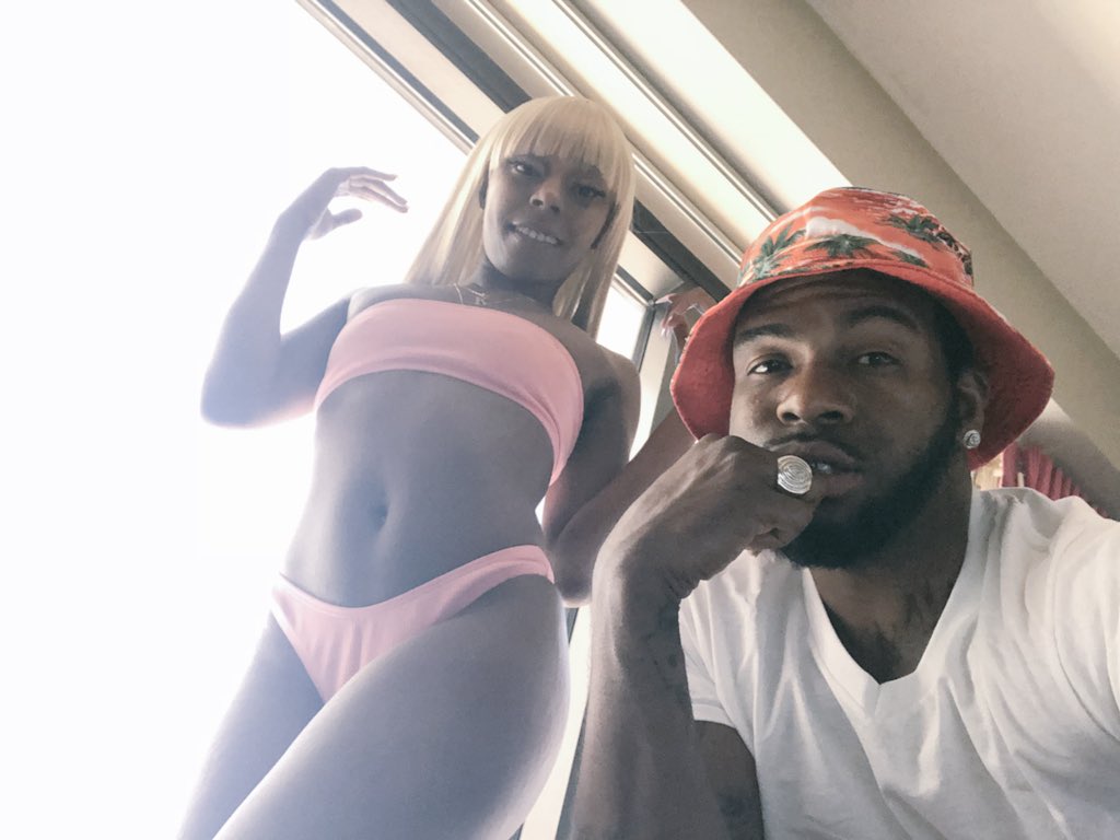 RomeMajorxxx's tweet photo. Here in Vegas with the fabulous @kiiannacox we about to head out to the pool & Cool down ๐โญ๏ธ๐
#MajorWork #PlaysNoGames ๐๐ https://t.co/0j4CF8OS9l