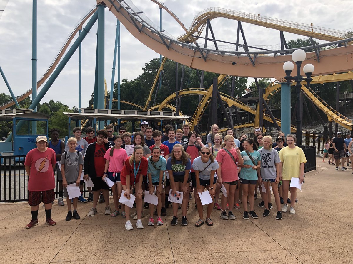 OnewayStudents's tweet photo. We came, we saw, we conquered @SixFlags . #sixflagsovergeorgia #daysofsummer https://t.co/rGAq9inMh0