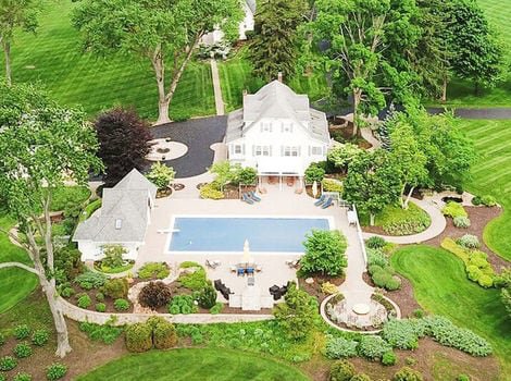 View image on Twitter