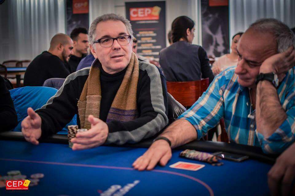 KingKongPoker's tweet photo. 📡#KingKongLive descanso seguimiento del #ThursdayPoker 
🏰@CasinoPeralada

Nuestros #KKompañeros van así:

🦍@lito1957 43K💶
🦍@linarinho 31K💶

📊Nivel 8⃣300/600 a. 50
📈AVG 30K💶
👨32/33 jugadores

GL🍀🍀@KingKongPoker https://t.co/EMLuvTnXvC