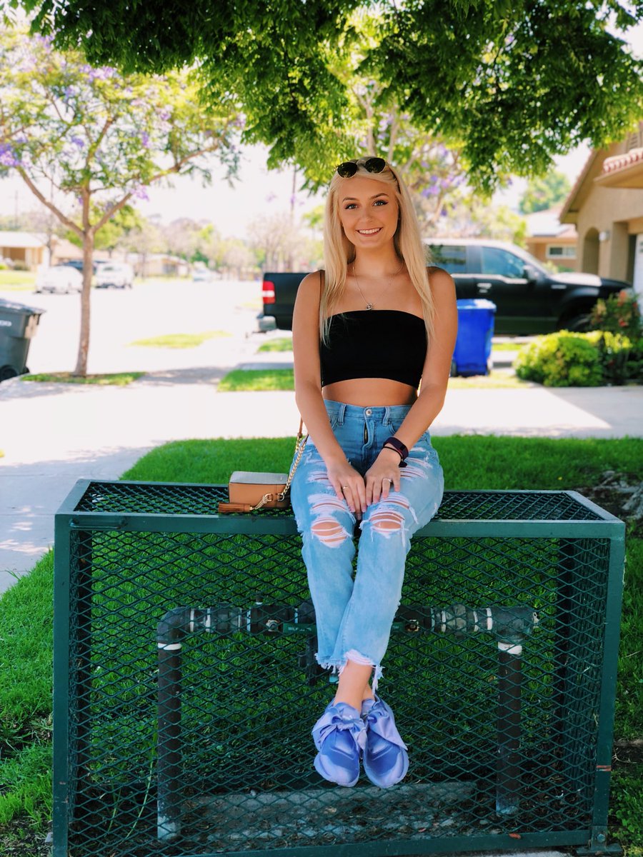 kbrenenborg_'s tweet photo. west coast living 🌸 https://t.co/RmUEq3619x
