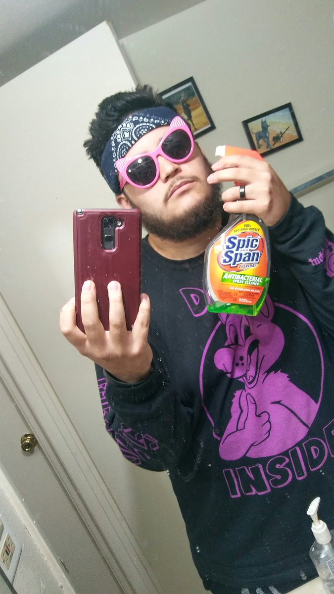 TA3HESK's tweet photo. I'm pretty sure I missed #SelfieDay but its still lytt here!
#captionmyselfie
#insertcaption https://t.co/B0tMlLUBYk