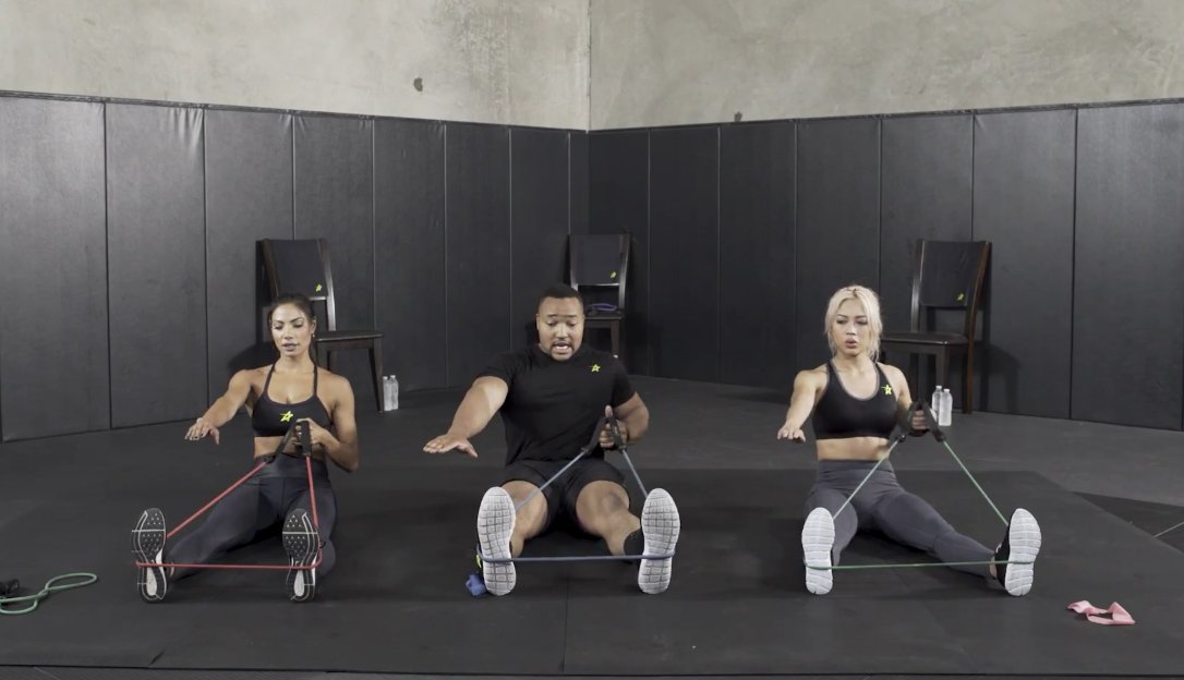 StarVizn's tweet photo. Getting the most out of banded-seated-rows requires you to stabilize your core &amp; your free hand simultaneously. Not only are you stimulating your deltoids, but your core, quads, back and biceps in 1 repetition. Increase resistance to increase results >>>https://t.co/9SKldT1EOf https://t.co/AJkPWfhwEC