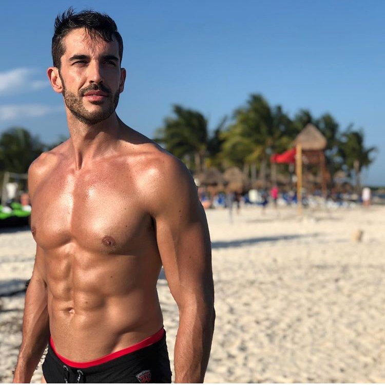 reto4mx's tweet photo. El verano ya llegó ☀️ 🏖 y nuestros chicos @Jeffkellerman @FerdinandoVal @PedroPrietoTv @fersagreeb 😎 ya lo saben, por eso prepararon para ustedes estas calientes fotos que sabemos van a poner a sudar a tod@s 😅. ¿Cuál es tu favorito? #Reto4Elementos #summer #EsteVeranoYo https://t.co/0Rq3Mx3EXp