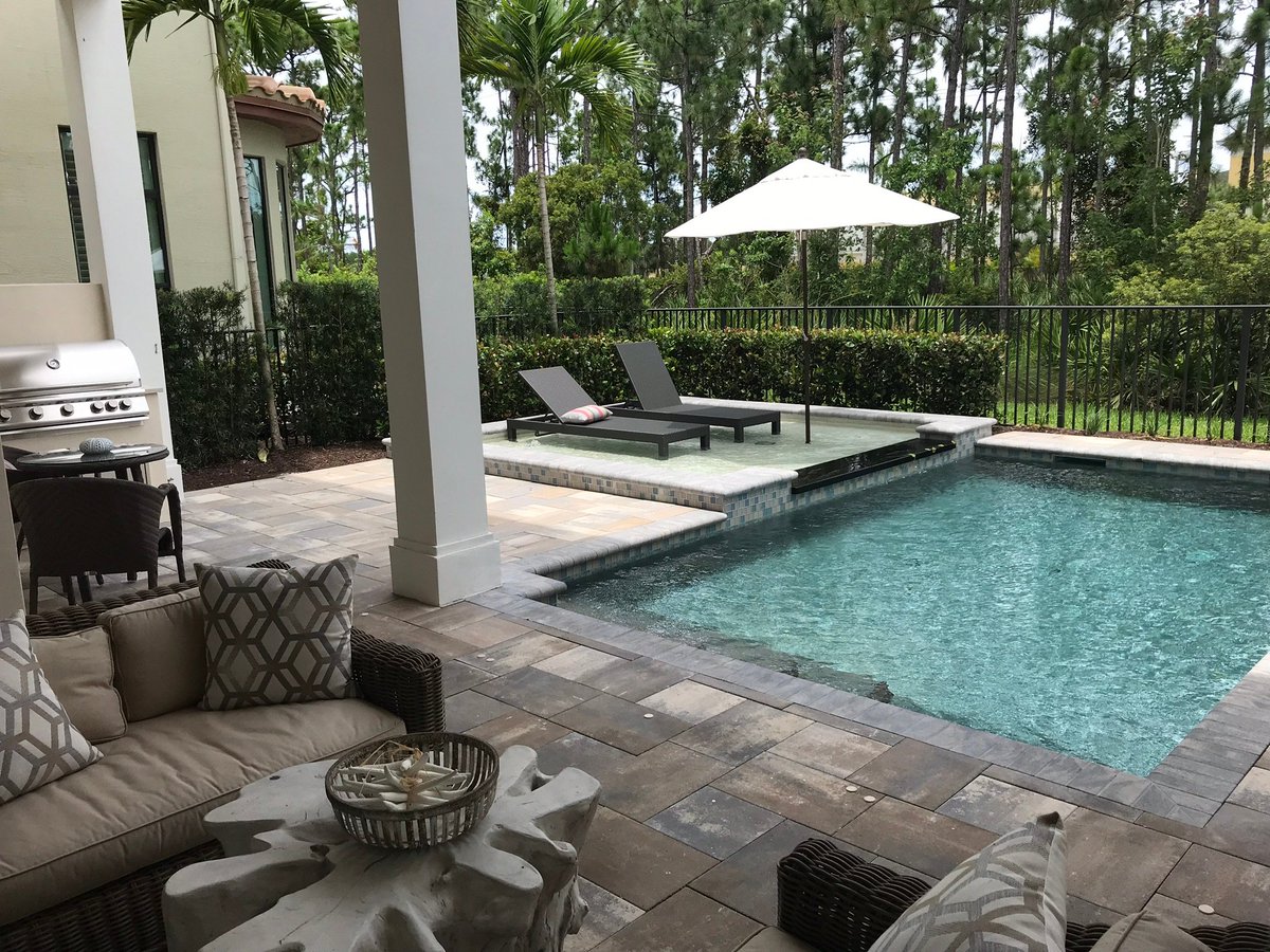 joliverrealtor's tweet photo. #realestatelife #realtors #realestate #smartagents #homesales #housesales #standout #househunting #dreamhome #dreamhouse #beautifulhomes #selling #design #homesweethome #beautifuldestinations #curbappeal #nomorerenting #houseshopping #housesearch #doyouneedahome #alton #altonlife https://t.co/AbfiRiKKRW