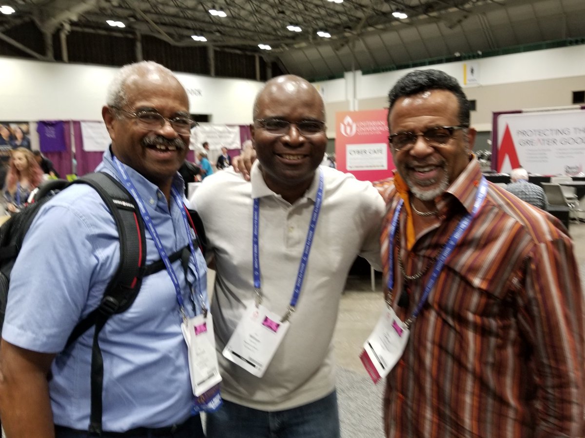 BonitaJames's tweet photo. Our Senior Minister @AllSoulsTulsa  @RevMarlin  @RevThandeka &amp; @BishopPearson are at booth 519 until 4:30 pm. Come say hello! 
#LoveBeyondBelief #UUAGA https://t.co/0uKoKnvRNJ