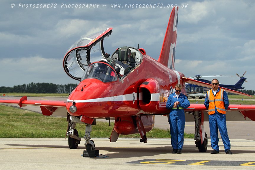 EssexHebridean's tweet photo. More crewing in shots...@MikeLingPilot & @jordanthorburn1 , @rafred8 with @BenScarr and a quick time-check from @RAFCircus1 with @RAFRed2 #CircusAtWork #RAFATCircus18 https://t.co/e7Ce6w6cS7
