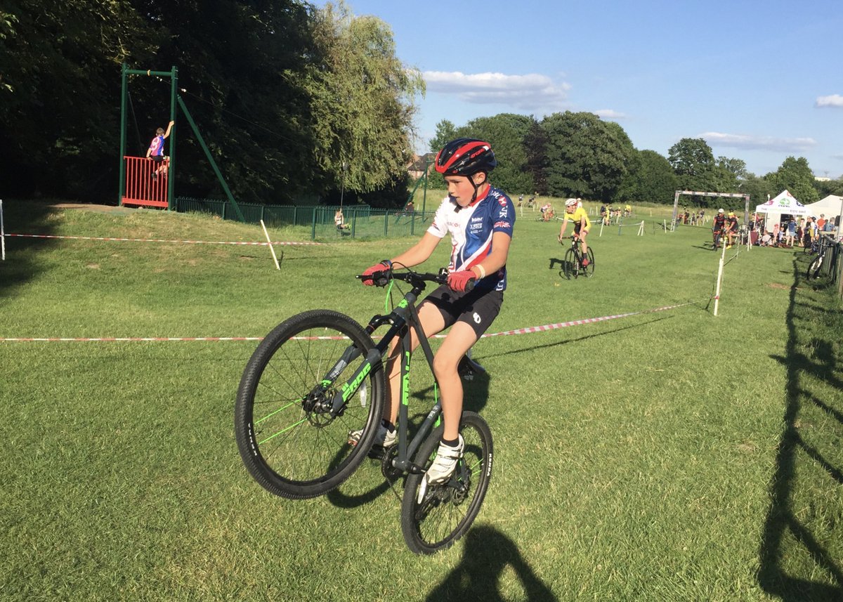 Thanks to <a href="/NewburySummerCX/">SummerCX</a> for a great summer series, lots of #kidsonbikes😍🚴‍♀️😍🌞👏👏👏💥💥 also thanks to <a href="/AdelTB/">Adel</a> for the FreeWheelie after session on the Frog Green &amp; Black MTB bike,  just perfect for <a href="/AndoverBMX/">Andover BMX</a>😆😜 👌