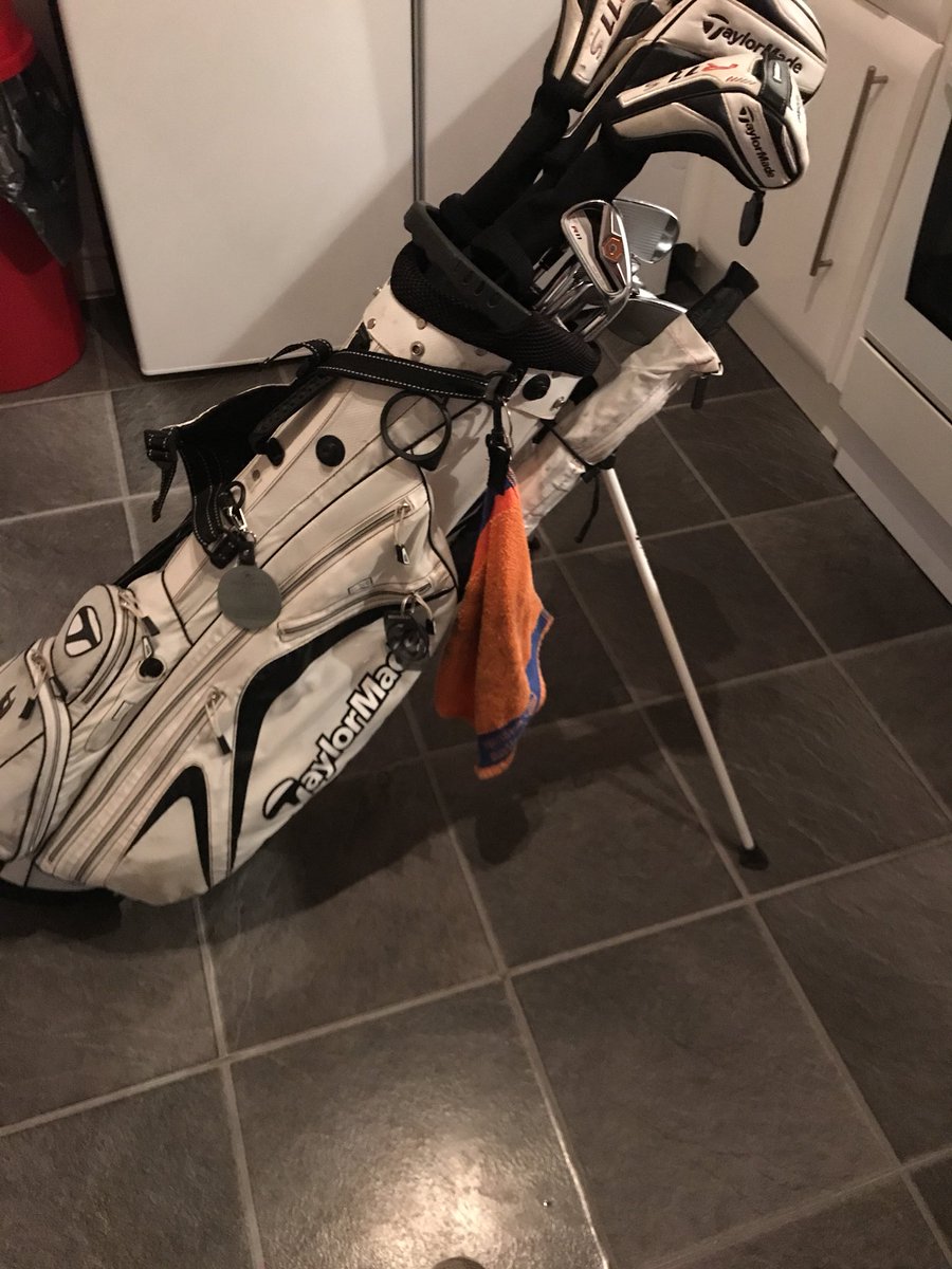 noakes86's tweet photo. Clubs are all cleaned balls marked ready for the weekend ⛳️🏌🏼‍♂️ #golf #mottramhall #fourright https://t.co/bgjAXk7UCY
