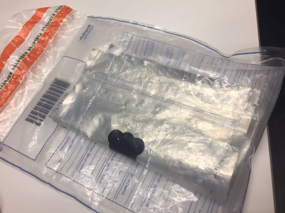 ASPSpecials's tweet photo. Tonight #SCDom & #SCLeSueur from @ASPWSomerset have been assisting @ASPWellyWivy with foot patrols in #Wellington . Following an incident 2 x males have been detained for Affray, Possession of a Bladed Article, & possession of a class B Drug. @ASPolice #SpecialContribution https://t.co/pl5RhjAgbJ