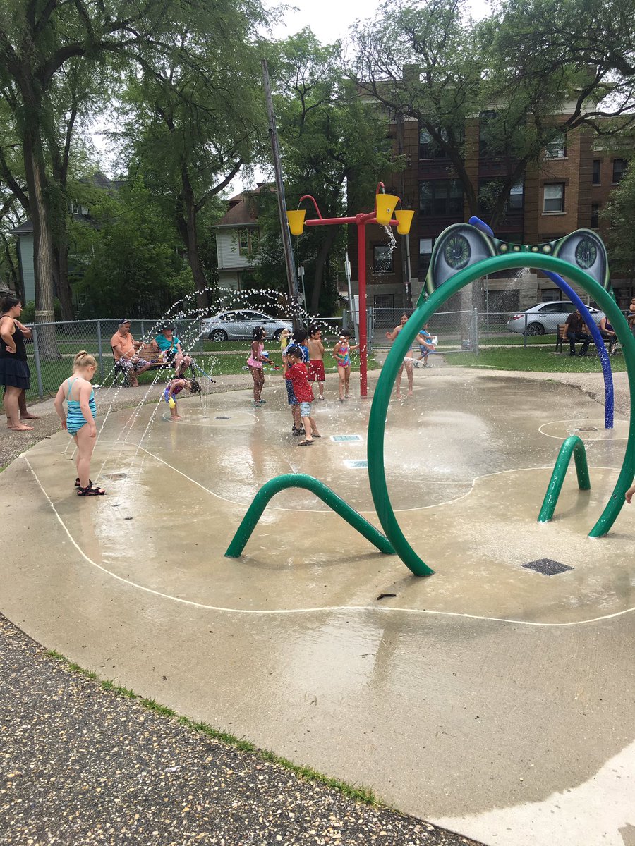 hollydumond's tweet photo. All smiles at the splash pad 😁! What a perfect way to spend this hot afternoon!! https://t.co/yn4FGbI65X