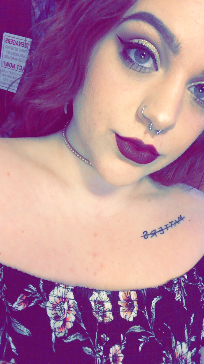 GrimOrchid's tweet photo. Happy #NationalSelfieDay ❤️❤️

#SelfieDay #selfie #FirstDayOfSummer #ColorOfPride #PrideMonth https://t.co/X5FSCB0sgm