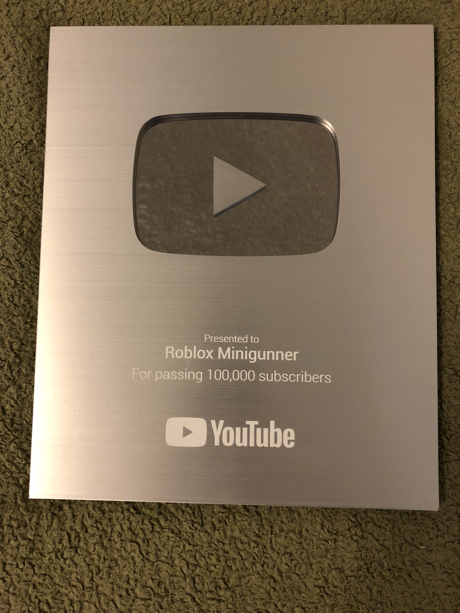 Roblox Minigunner On Twitter Thanks So Much Guys After Doing Youtube For Over 1 5 Years Recently I Got What I Never Thought I D Get Getting 100 000 Subscribers And The Silver Play Button - roblox minigunner