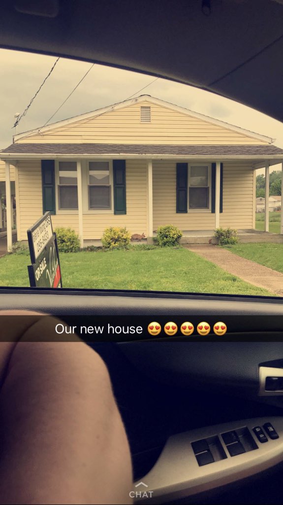 DakodaSims's tweet photo. @oschulcrazy8 and I are officially home owners https://t.co/hP6uygg5GB