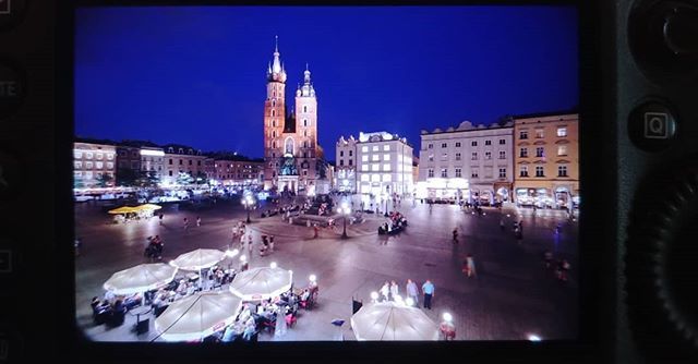 tmkdziedzic's tweet photo. #cracow #night #nightlife #beautiful #like4like #tomaszdziedzic #church #mariacki  #mariackichurch #photoforlikes https://t.co/VmUxVT4AKo https://t.co/HXKwDKEWuH