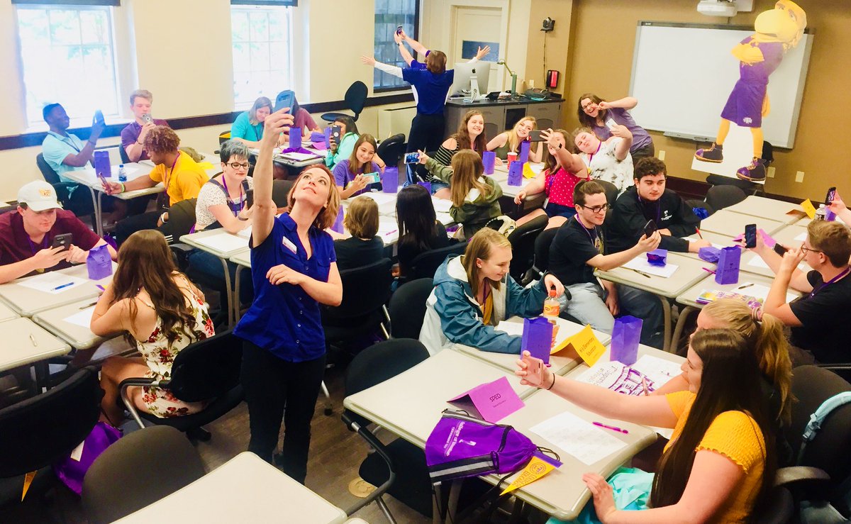 drjuliebaker's tweet photo. Here’s our SOAR salute to #NationalSelfieDay #WingsUp #SOARFarrSelfie #TNTech22 @TTUCOESSC @TNTech_NSFP @jeremywendt https://t.co/gRRDSvaDVS