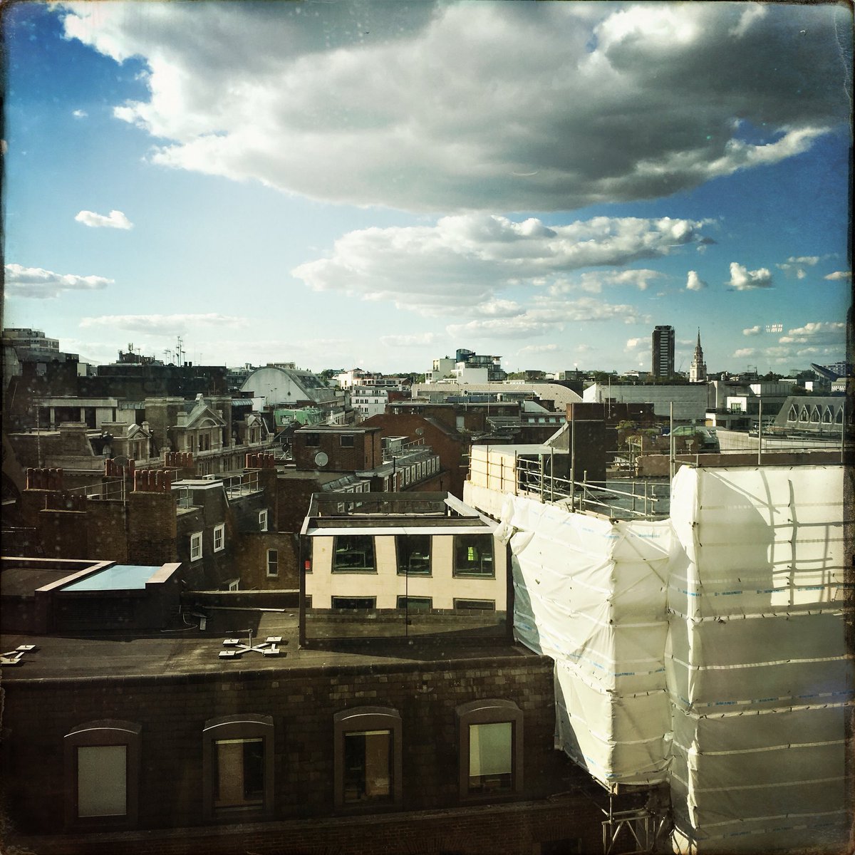 Akiba_12's tweet photo. What an amazing view from @CapgeminiUK office!
Thanks for interesting debates on a hot topic of AI. #rooftop #ai #debates https://t.co/TCC1iaDY3x