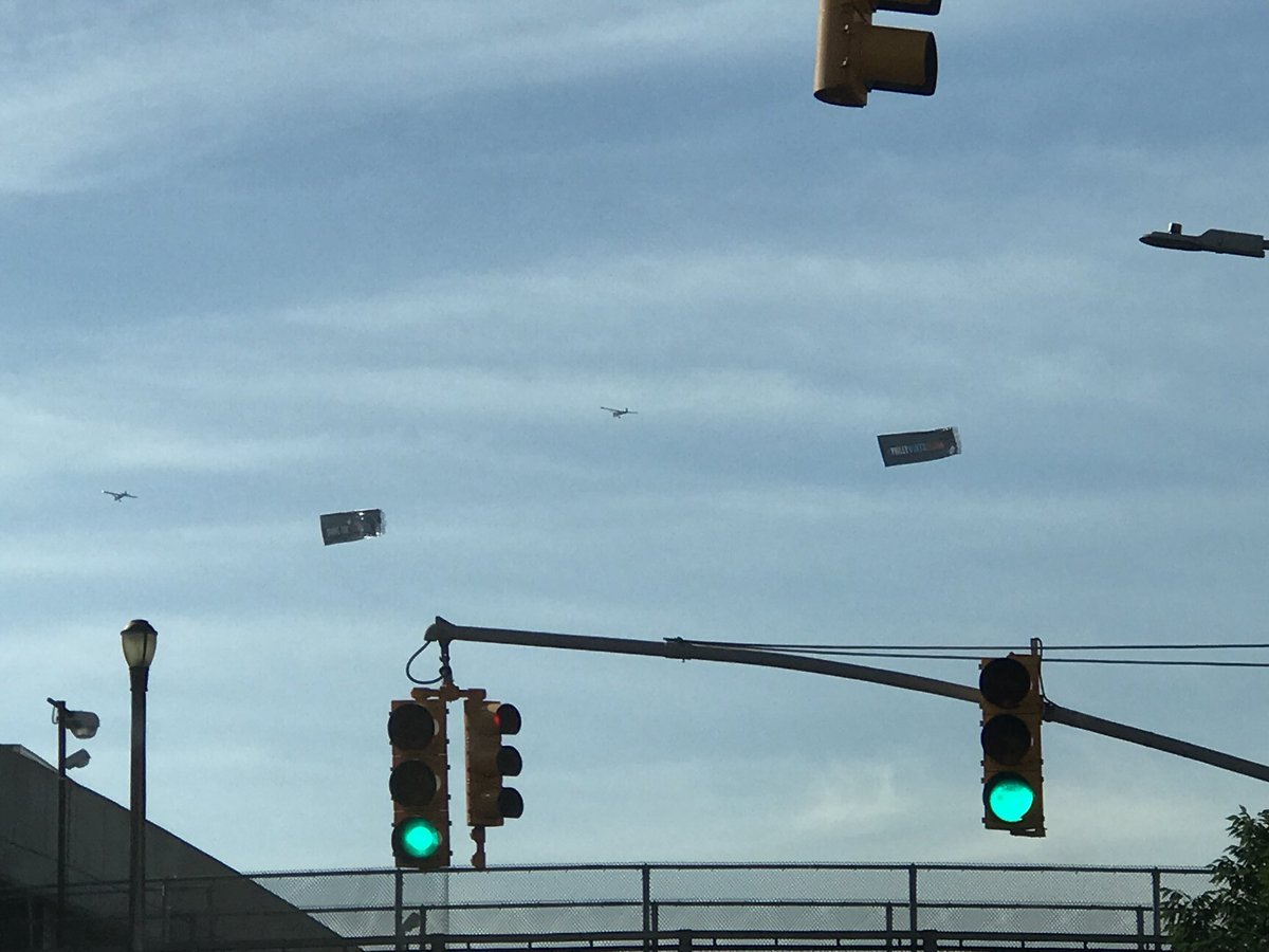 BeCoolDontTrip's tweet photo. 23+liberty bell=goat , pholly wants Lebron on skywriter airplanes circling above NYC right now @TMKSESPN @TyDButler @KingJames https://t.co/B4fp6AGIG1