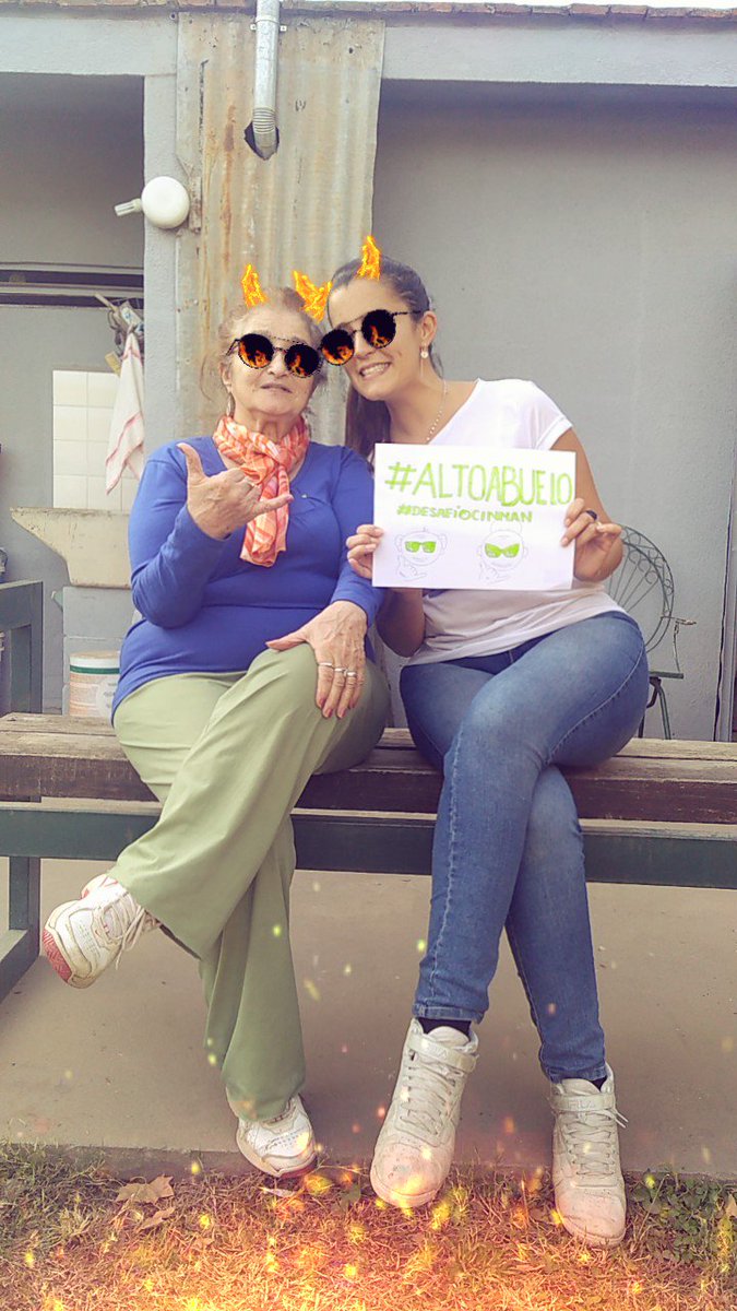 yamiabdenur's tweet photo. Ella es la Abuela canchera, que se mantiene al día en la tecnología, que me llevo al teatro, que me lleno la cabezota de cultura cada vez que pudo! En ese patio hermoso, donde jugué tantos veranos, se reúnen los locos mas lindos, bajo el matriarcado de #AltoAbuelo #DesafioCinman! https://t.co/6Zz5tiUbu6