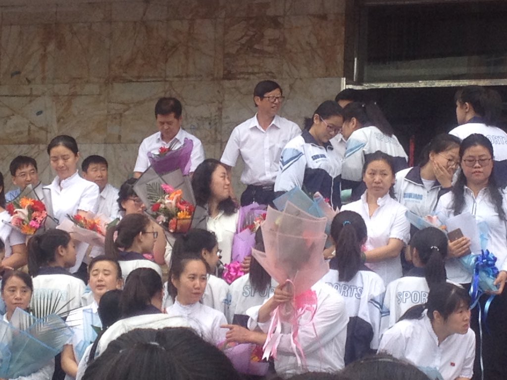 Wilson23DEFEND's tweet image. Graduate from Shuliang middle school.Too much miss.Thank you,Teachers who accompanied me for four years!