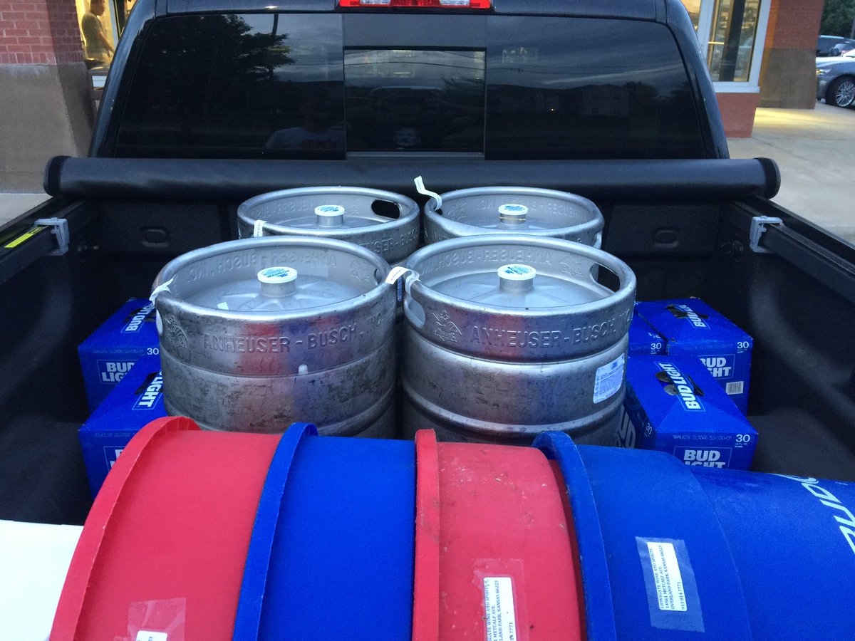 C'mon Que has all the Killer B's for the Lenexa BBQ: briskets, butts, baby backs, bellies, beans, bacon and beer!