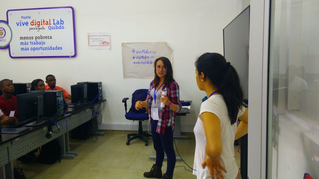 IndustriaDigCol's tweet photo. Ya iniciamos las capacitaciones de aprendices #viveMaker en el Punto #ViveDigitalLab de Quibdó. Los chocoanos están utilizando herramientas del internet de las cosas para crear soluciones tecnológicas. https://t.co/sX9ZP3eIGf