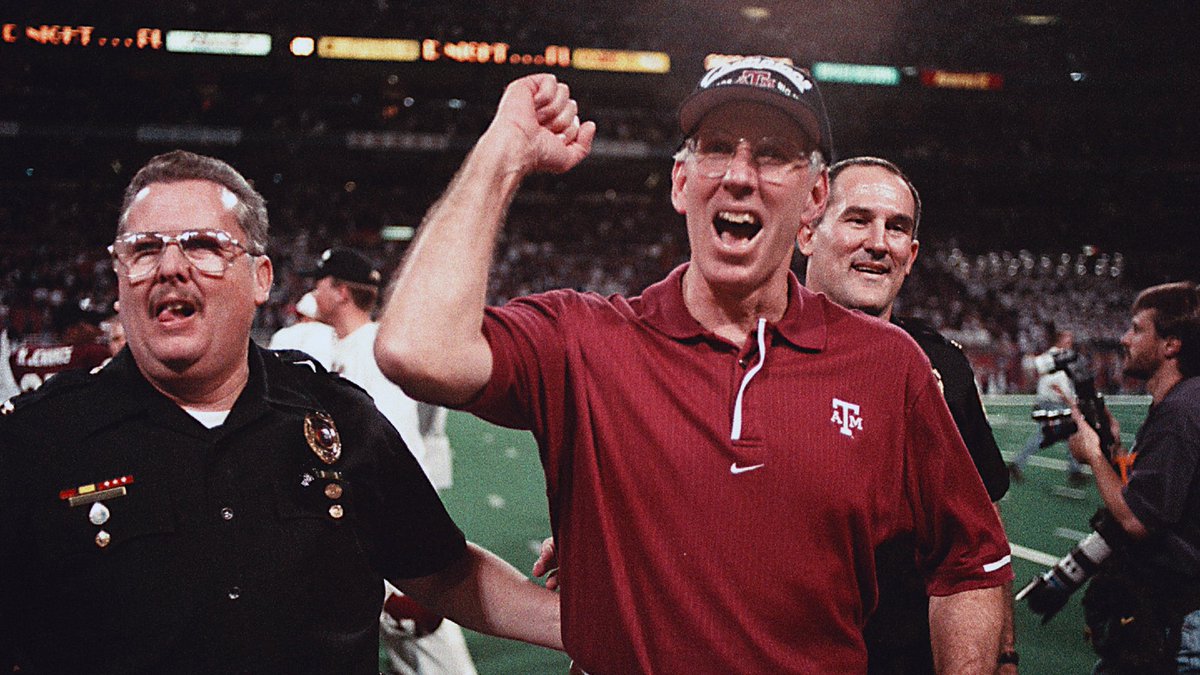 AggieFootball's tweet photo. The epic 28-21 victory over the Cornhuskers helped propel @RCSlocum’s Aggies to the 1998 Big 12 Conference Championship.

#TBT #AggieThrowback #12thMan https://t.co/TvCujiFbyc