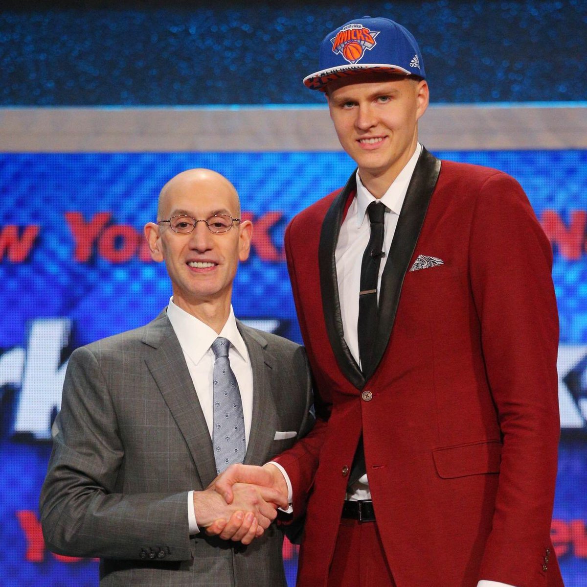 mich_dev's tweet photo. Whoever is rocking maroon is going to the #Knicks. #hottake #williamhowarddraft #nbadraft2018 #NBADraft18 #nbadraft https://t.co/qGjwlSWkQK